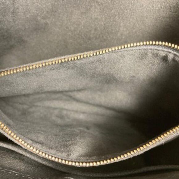 Louis Vuitton Cuir Plume and Cuir Ecume Leather Very One Handle in Noir Satchel - Picture 10 of 13